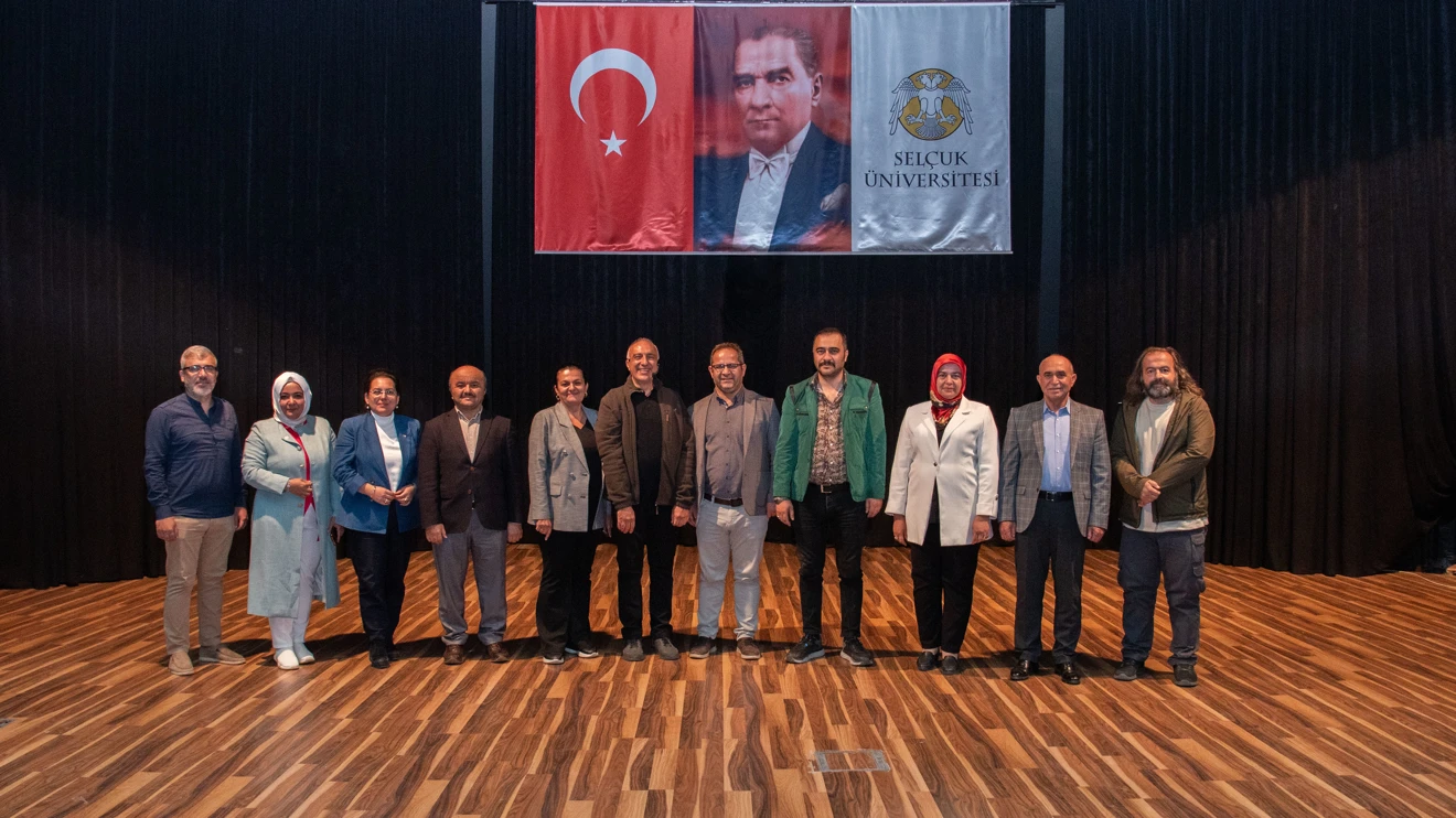 Selçuk Üniversitesinde ‘Maviydi Bisikletim’ tiyatro oyunu sahnelendi 